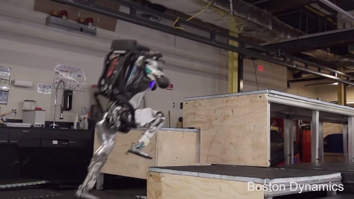 El robot Atlas de Boston Dynamics vuelve a sorprender en agilidad