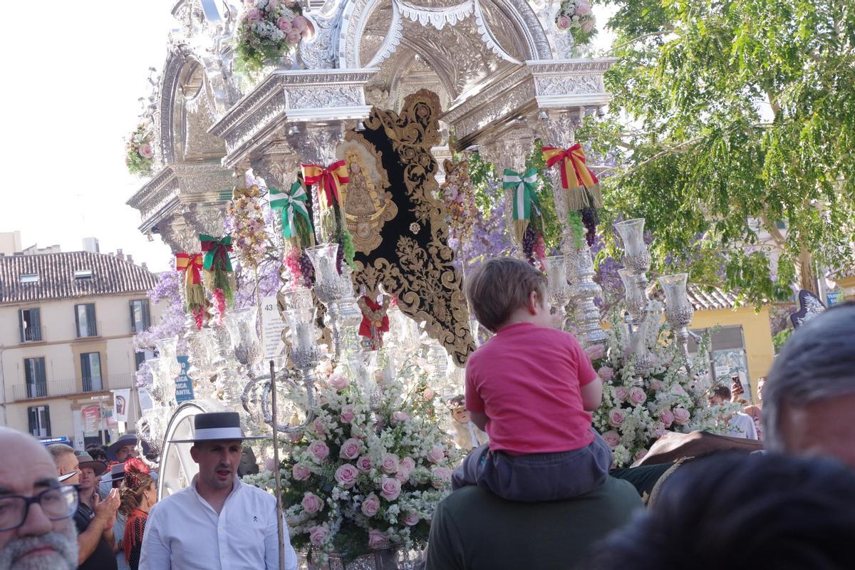 Fotos: La hermandad de Nuestra Señora del Rocío Málaga la Caleta emprende su Camino