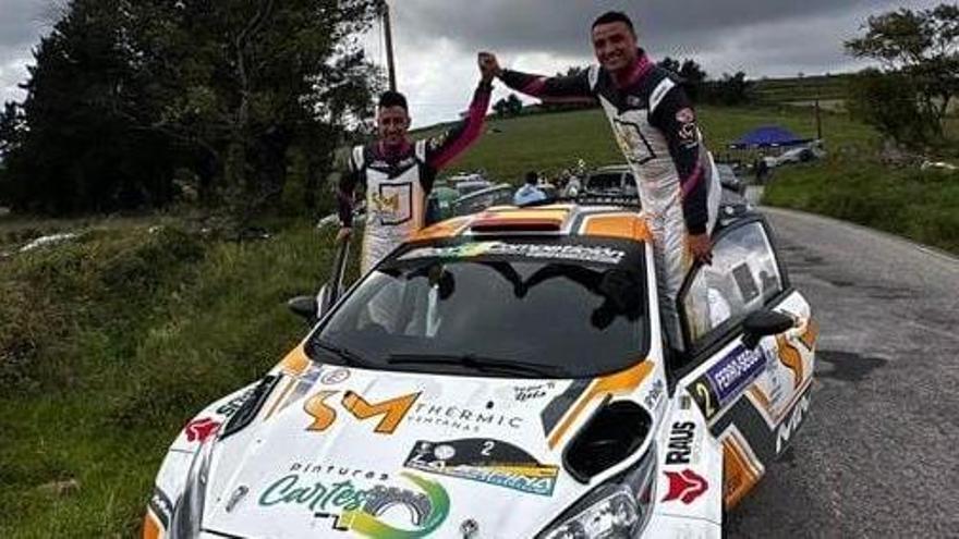 El moscón José Manuel Mora destrona a Óscar Palacio en el rally de La Espina, que abarrotó la localidad salense