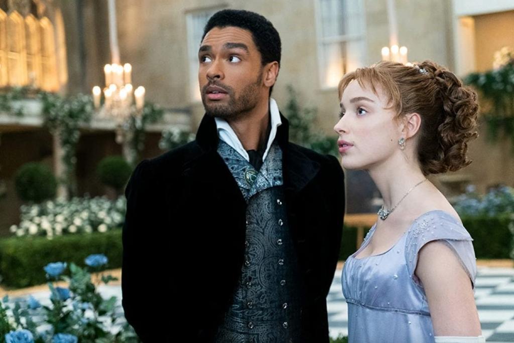 Regé-Jean Page y Phoebe Dynevor en 'Los Bridgerton'