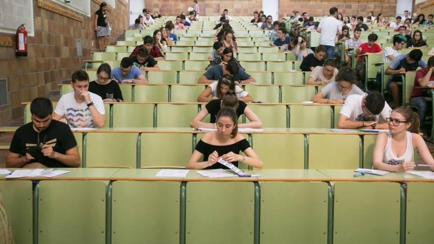 Un sueldo de hasta 600 euros por estudiar en la Universidad