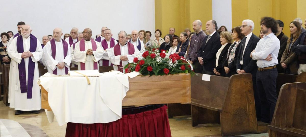 Un cura con amabilidad pastoral