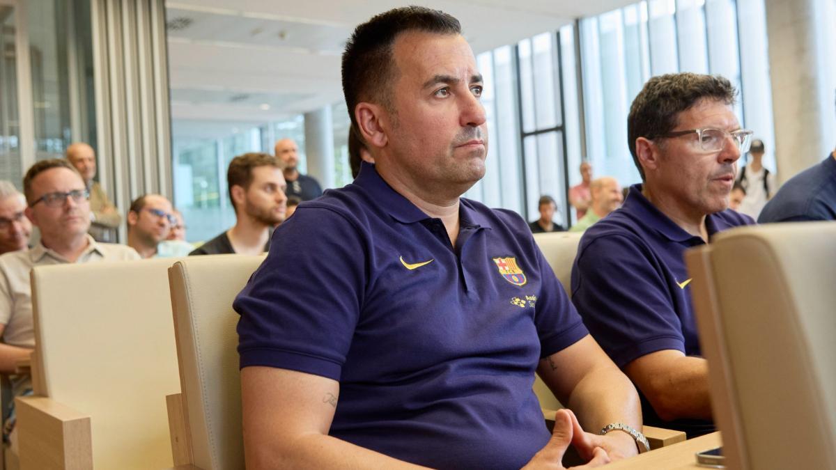 El técnico del barça durante el sorteo de la OK Liga