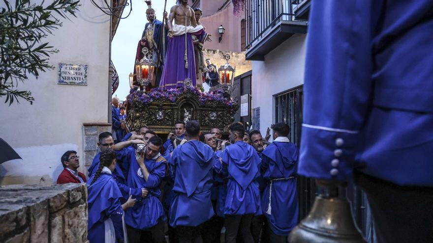 La lluvia desluce el Lunes Santo en la Semana Santa de Alicante