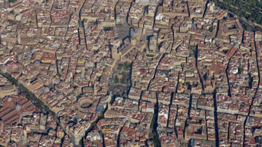 Alberto Peñín defiende la vuelta a la ciudad y un &quot;urbanismo humanizado&quot;