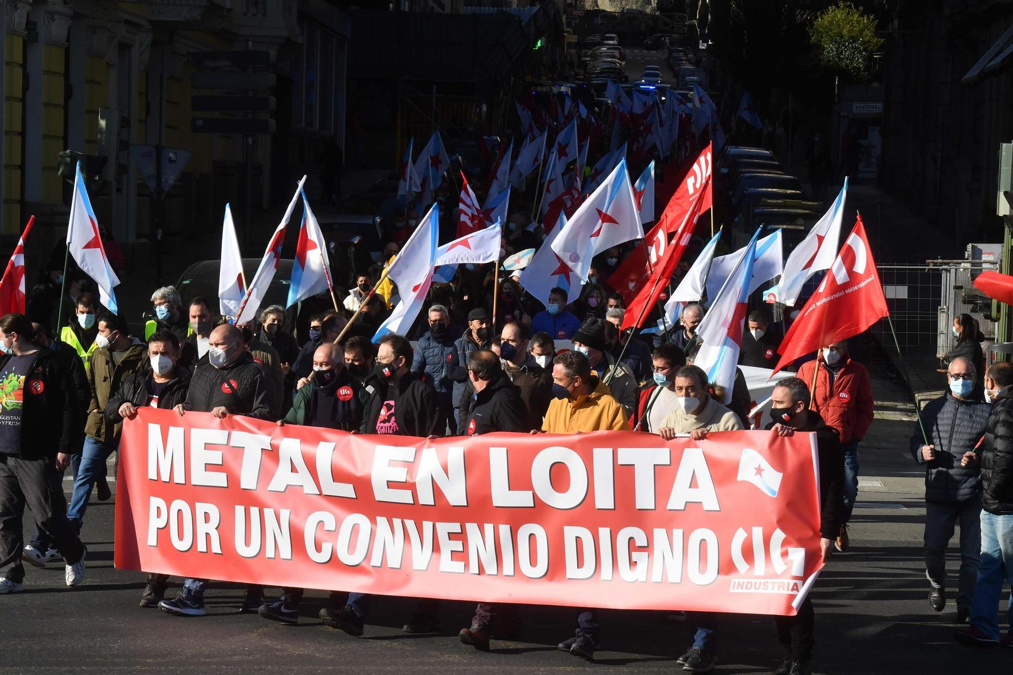 Los trabajadores del metal se manifiestan en A Coruña por un convenio laboral "digno", "secuestrado" por la patronal