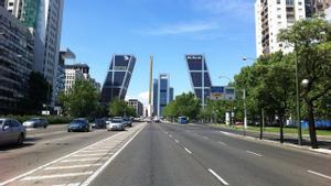 Coches circulando por Madrid en una imagen de archivo.