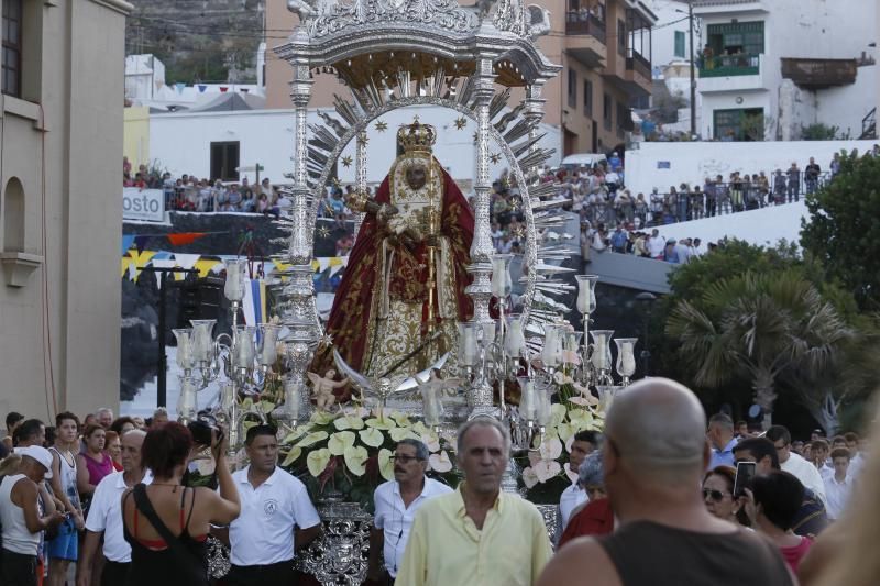 Representación del hallazgo de la Virgen de Candelaria por los guanches 2016