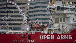 El ’Ocean Vikings’, barco de rescate de Médicos sin Fronteras (MSF), a su llegada al puerto francés de Toulon.