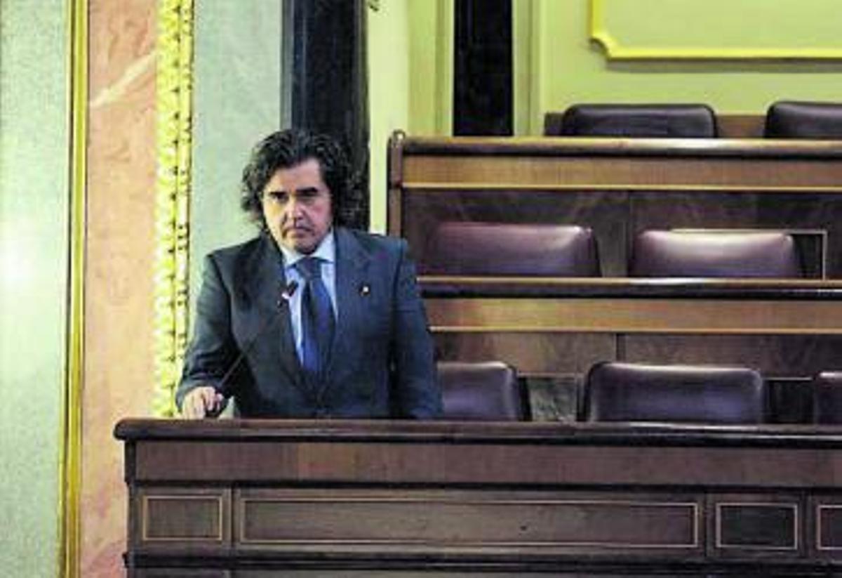 José Francisco Duque toma posesión del escaño de Juna Bernardo Fuentes.