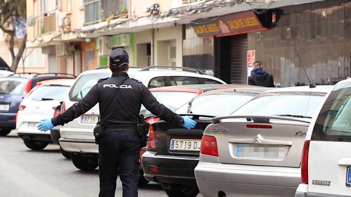 Cinco detenidos en Palma por incumplir las restricciones, uno de ellos por agredir y amenazar a un agente