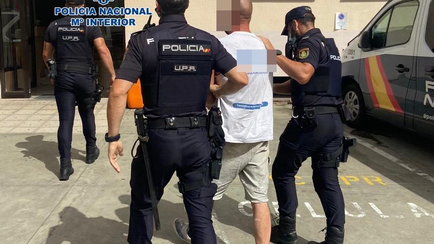 CANARIAS.-Sucesos.- Detenido en Santa Cruz de Tenerife con dos órdenes de ingreso en prisión por conducción temeraria