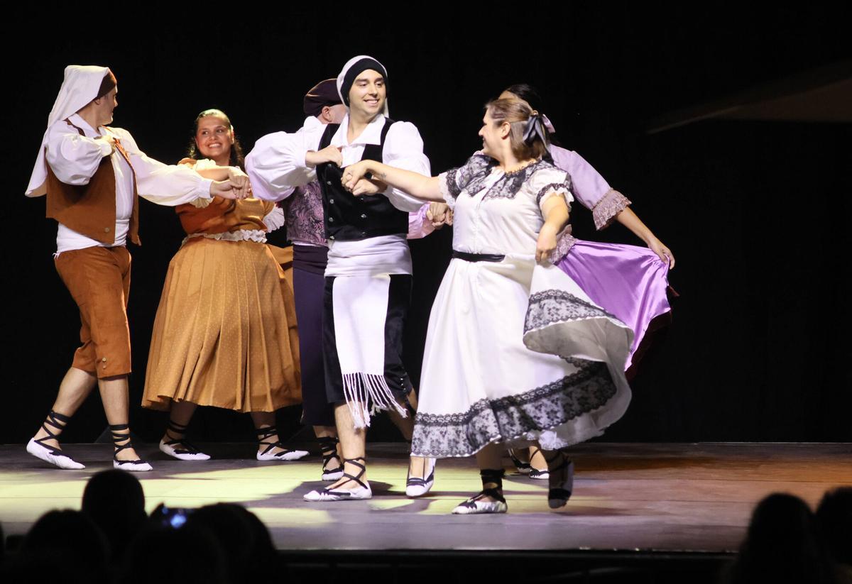 Les millors fotos de El Cor en Dansa 40 anys a la Festa Major de Manresa