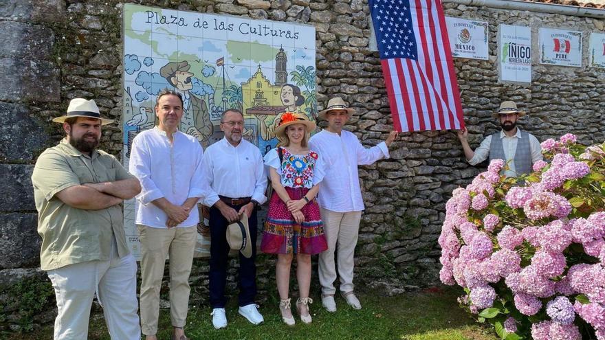 Por la izquierda, los miembros de la Corporación Fernando del Barrio, Ignacio Garmendia, Florencio Hevia, Sara Gil, Jorge Martínez (alcalde) y Miguel Arsenio Sánchez, durante el descubrimiento de la placa. | J. Q.