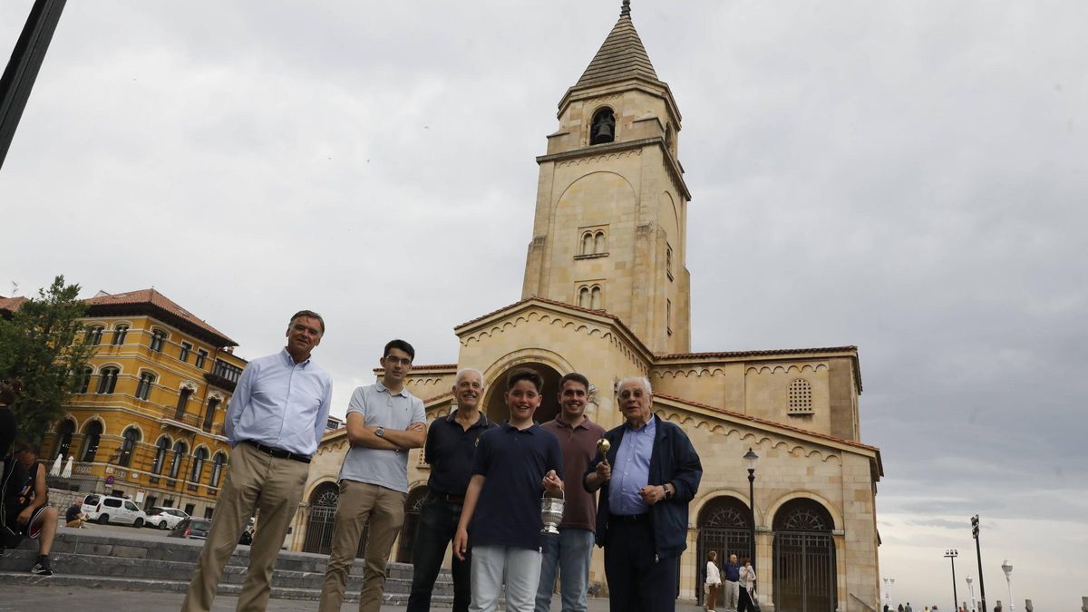 Todo preparado en San Pedro para la bendición de las aguas: "Es el día en el que nos identificamos como ciudadanos de Gijón por encima de todo" (en imágenes)