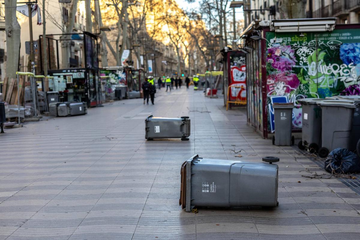Barcelona 12/02/2026 Sociedad Vendaval en Barcelona. Rambla. AUTOR: JORDI OTIX.
