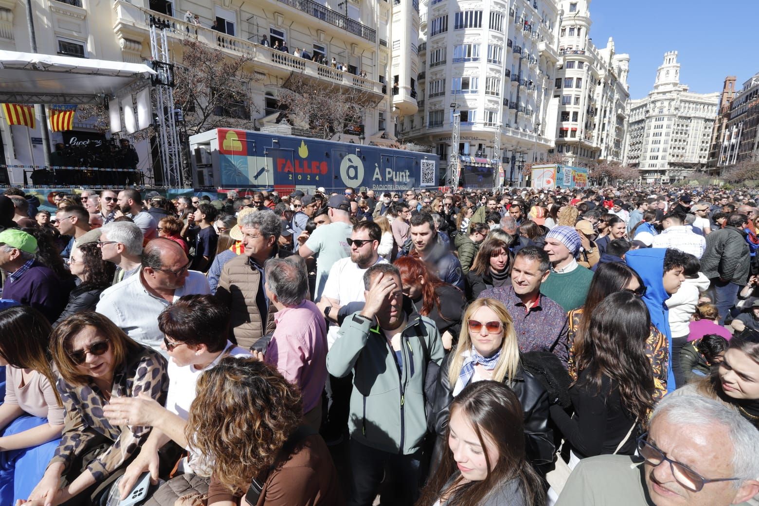 Búscate en la mascletà del 3 de marzo