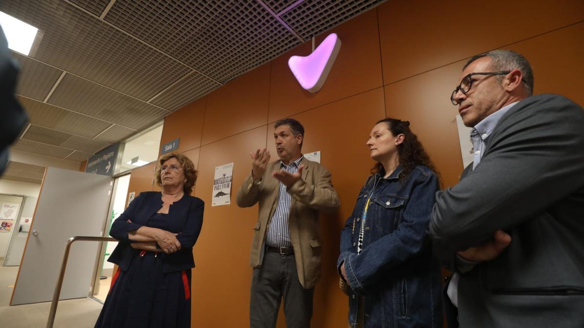 Un momento de la presentación de los puntos accesibles a personas sordas.