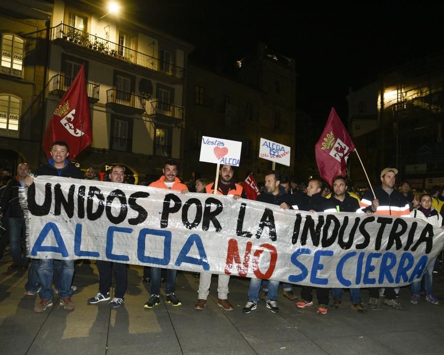 Multitudinaria marcha de "Alcoa no se cierra" en Avilés