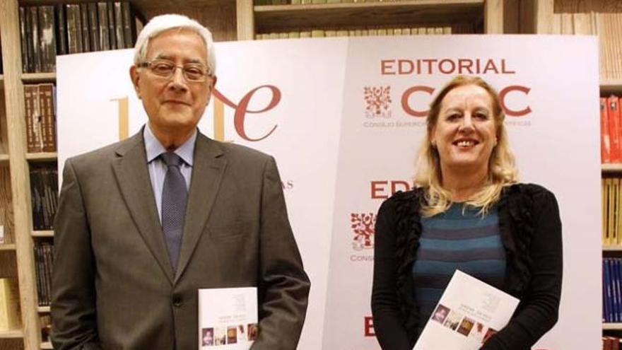 García-Alcalde y Isabel Pascua, ayer en Madrid. | edu candel / lof