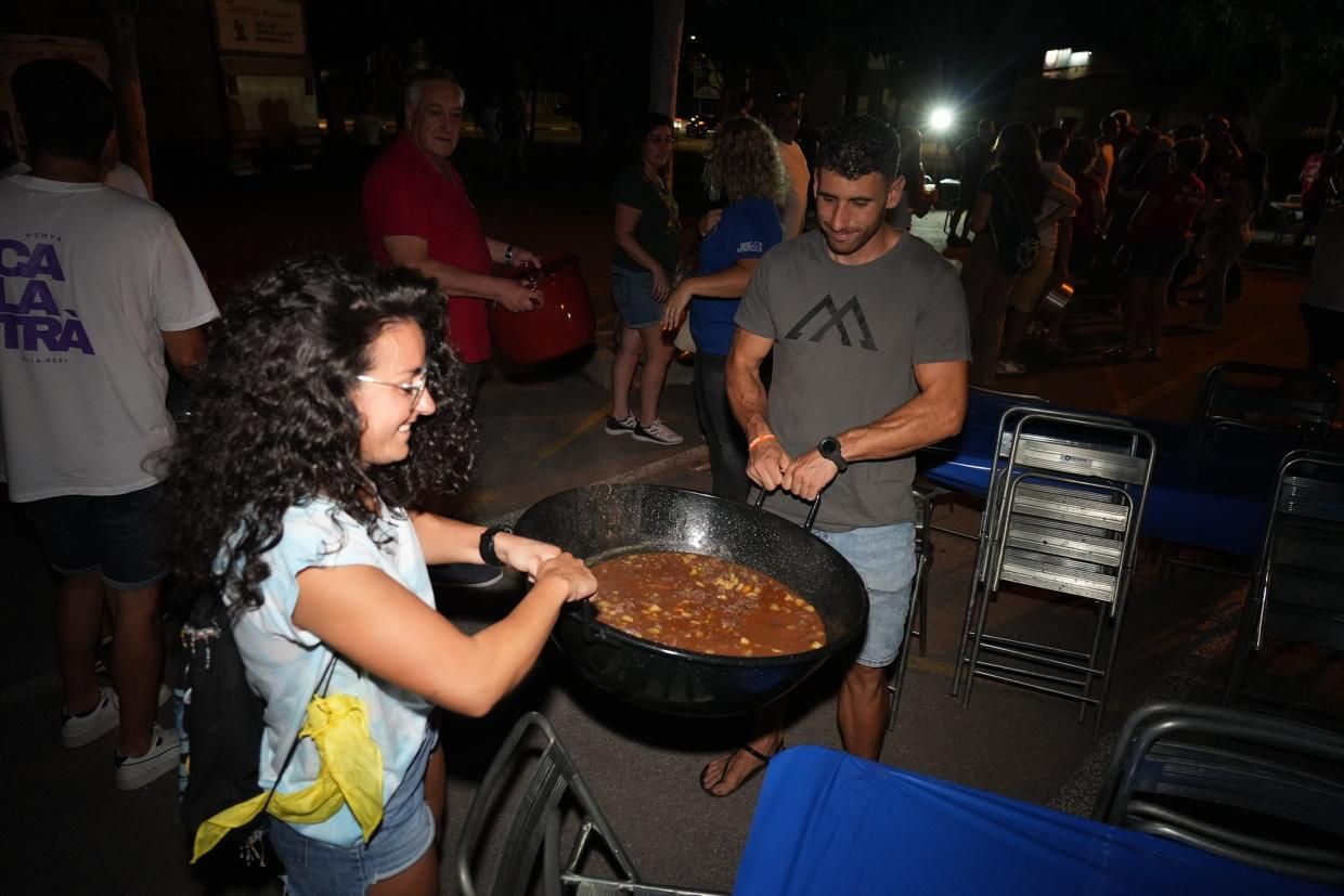 Galería: Les imatges del sopar de tombet de les penyes en les festes de Vila-real