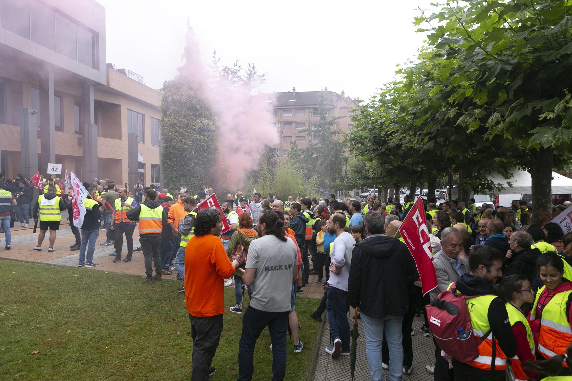 EN IMÁGENES: así transcurrió la marcha de los trabajadores de Saint-Gobain