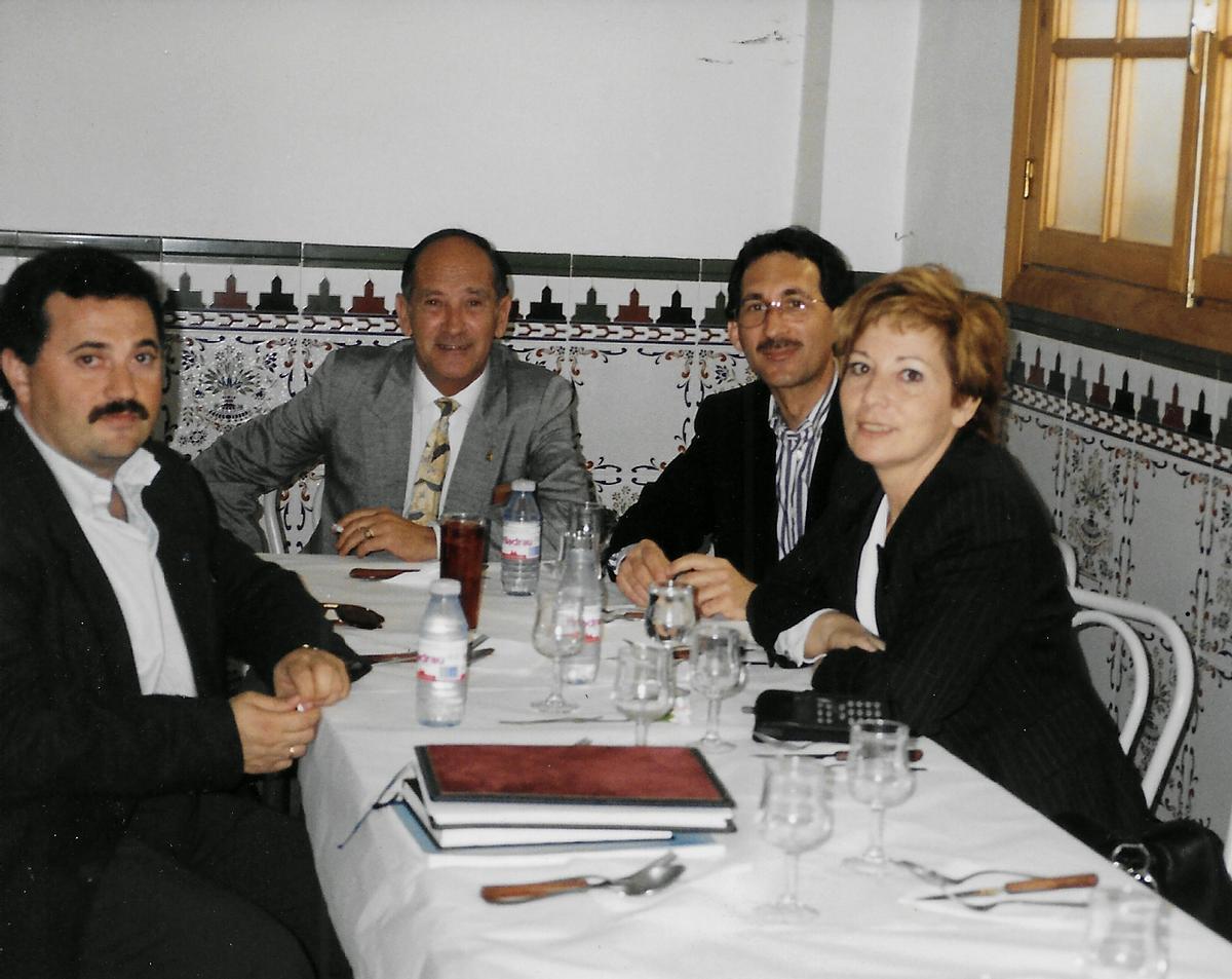 Junto a José María Martín Carpena y Celia Villalobos, en sus tiempos de concejal popular