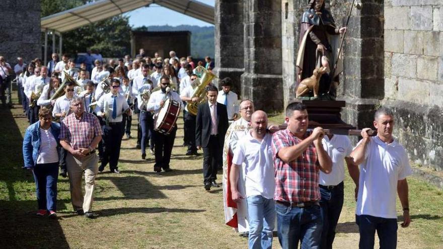 Procesión, ayer, en honor a San Roque. // Gustavo Santos