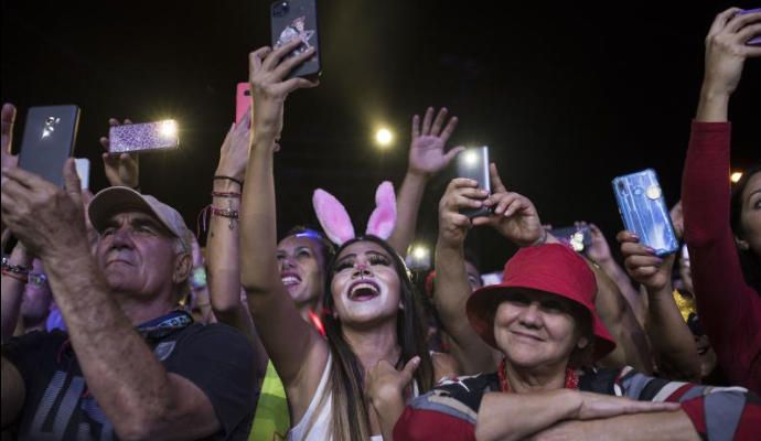 Actuaciones de Carlos Vives y Tony Tun Tun.