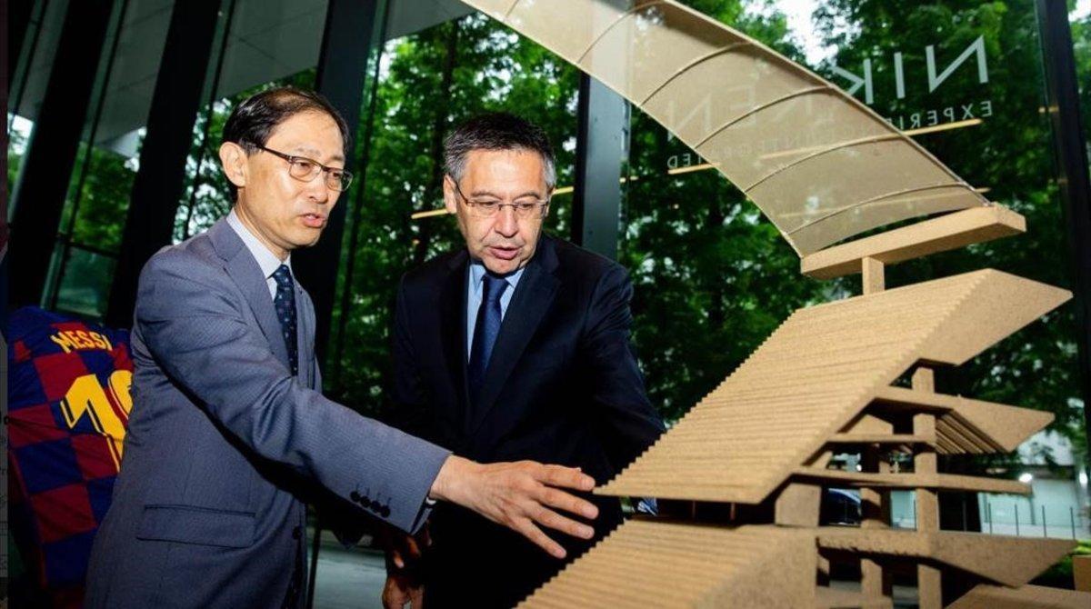 zentauroepp49174724 deportes bartomeu en tokio viendo la ampliacion del futuro c190722195858