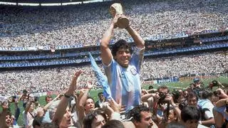 Alerta, coleccionistas: a subasta una camiseta de Maradona usada en México '86