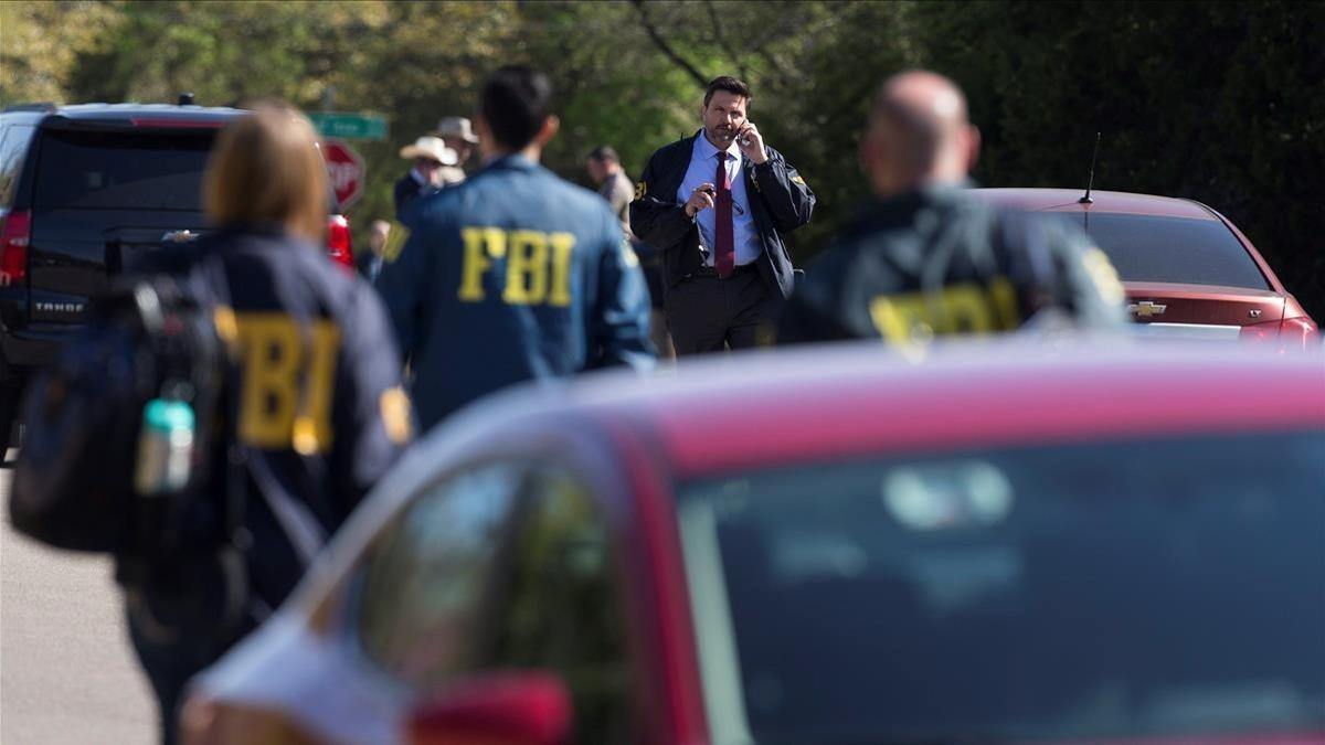 Agentes del FBI investigan el origen de la explosión del domingo 18 de marzo en Austin