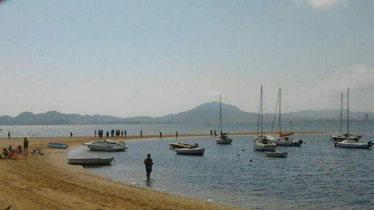 Veleros en La Manga del Mar Menor.