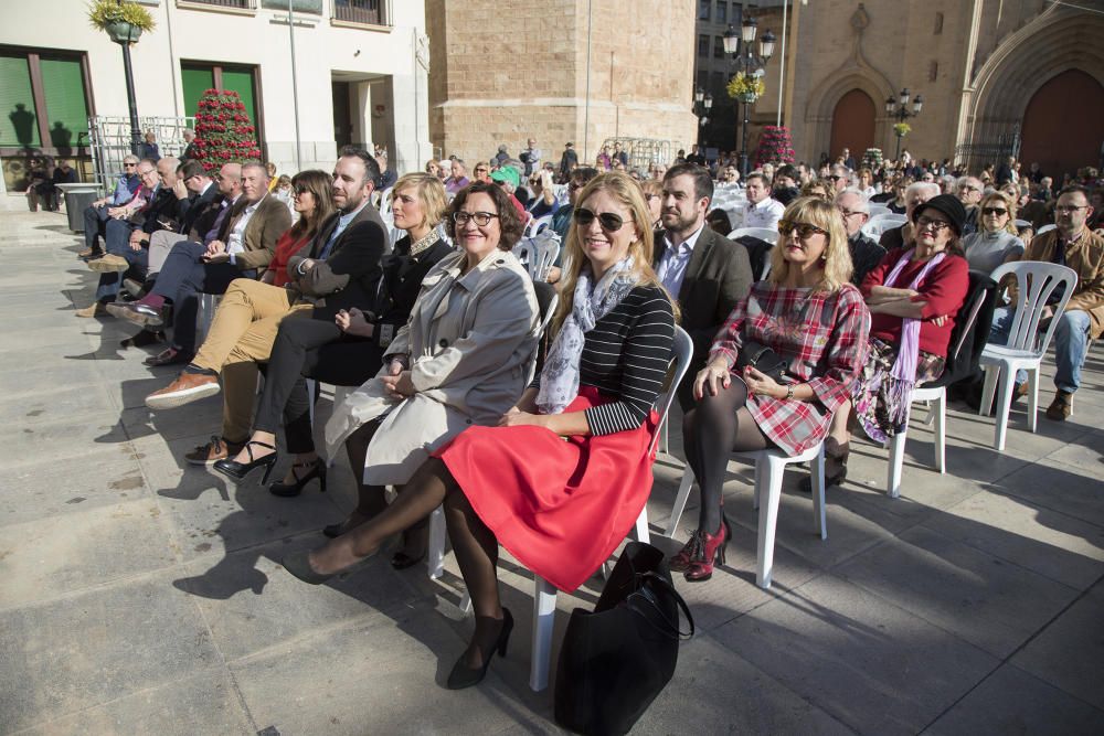 Avtos del Día de Constitución en la plaza María Agustina y plaza Mayor de Castelló