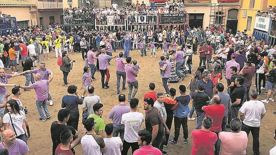 ‘Arrojado’ y ‘Bullita’ despiden con intensidad la semana taurina de las fiestas de Almassora