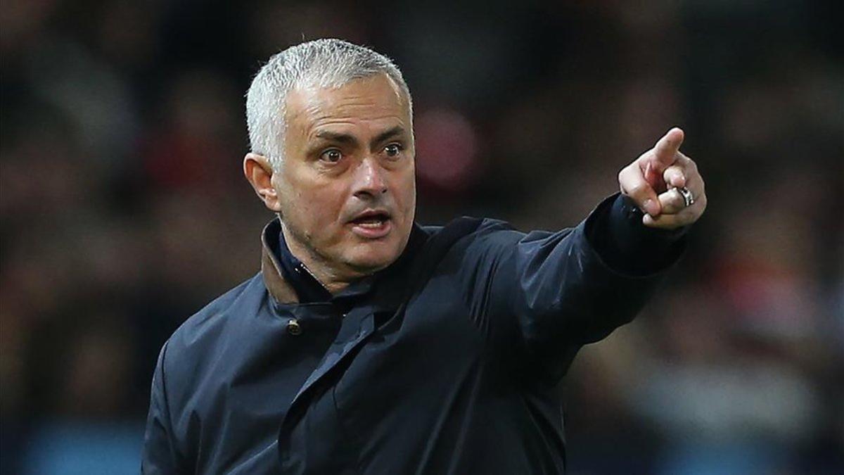 José Mourinho en un partido con el Manchester United