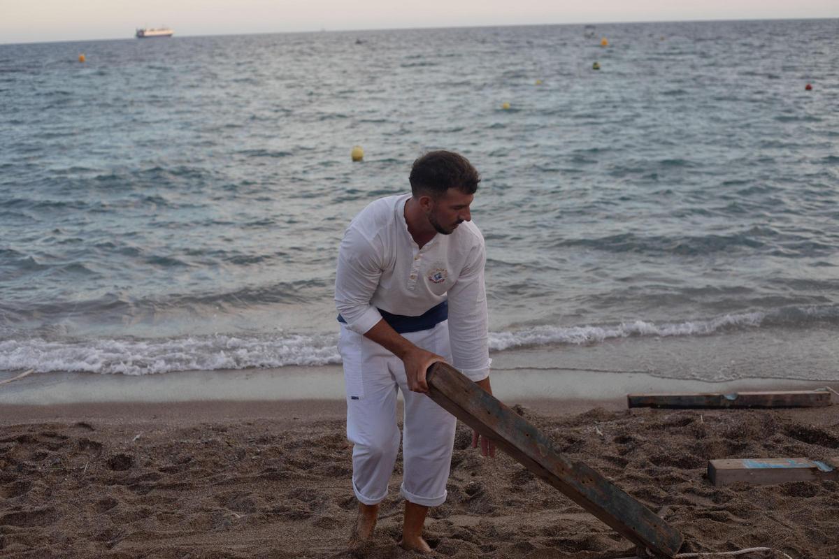 El Portús recrea su origen con el arte marinero de la jábega El Portús recrea su origen con el arte marinero de la jábega