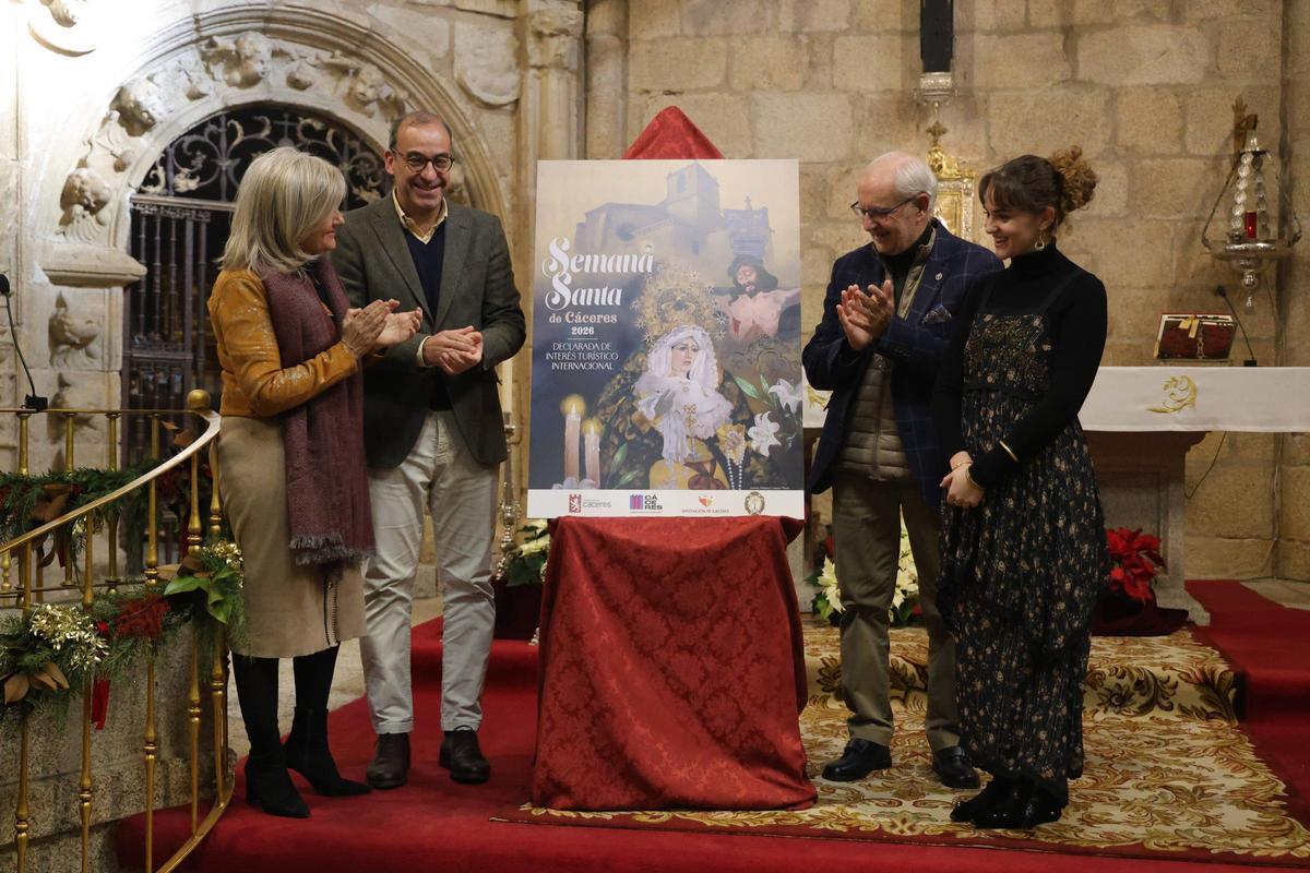 Fotogalería | Así se ha desarrollado la presentación del cartel de la Semana Santa de Cáceres