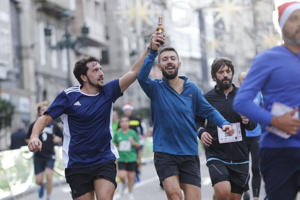 Miles de participantes celebraron el fin de año por el centro de Vigo