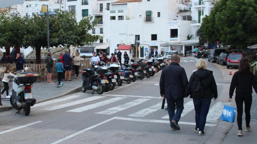 Malgrat el fred, el turisme de costa guanya al de muntanya en el pont de Tots Sants