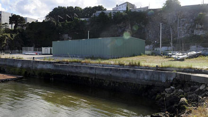 Solar que ocupaba Astilleros Valiña, donde Isomán prevé construir 160 viviendas.