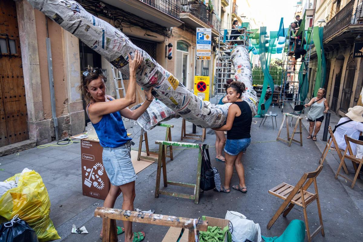 Gràcia prepara las calles para sus fiestas