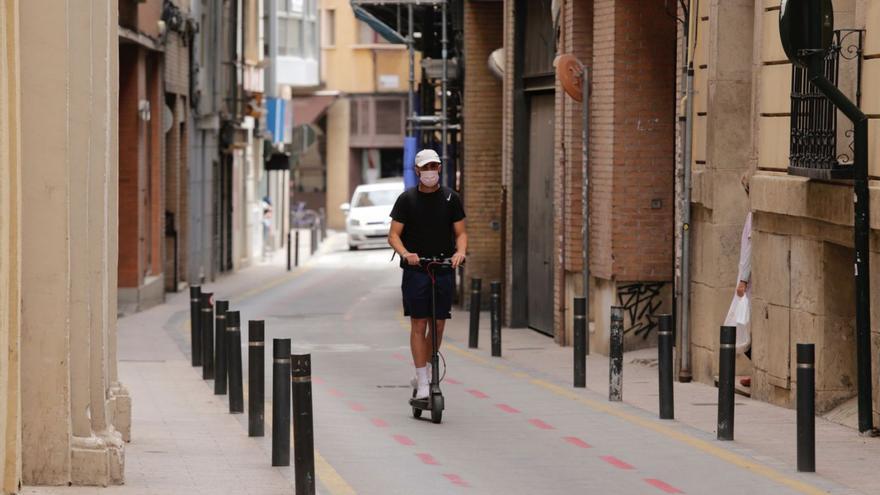 Mil sanciones en un año por circular por la acera con el patinete eléctrico en Murcia