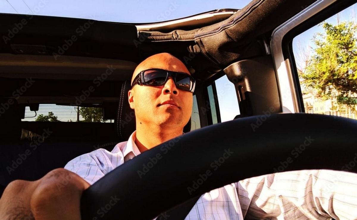 Aviso DGT: así son las gafas de sol con las que puedes conducir seguro.