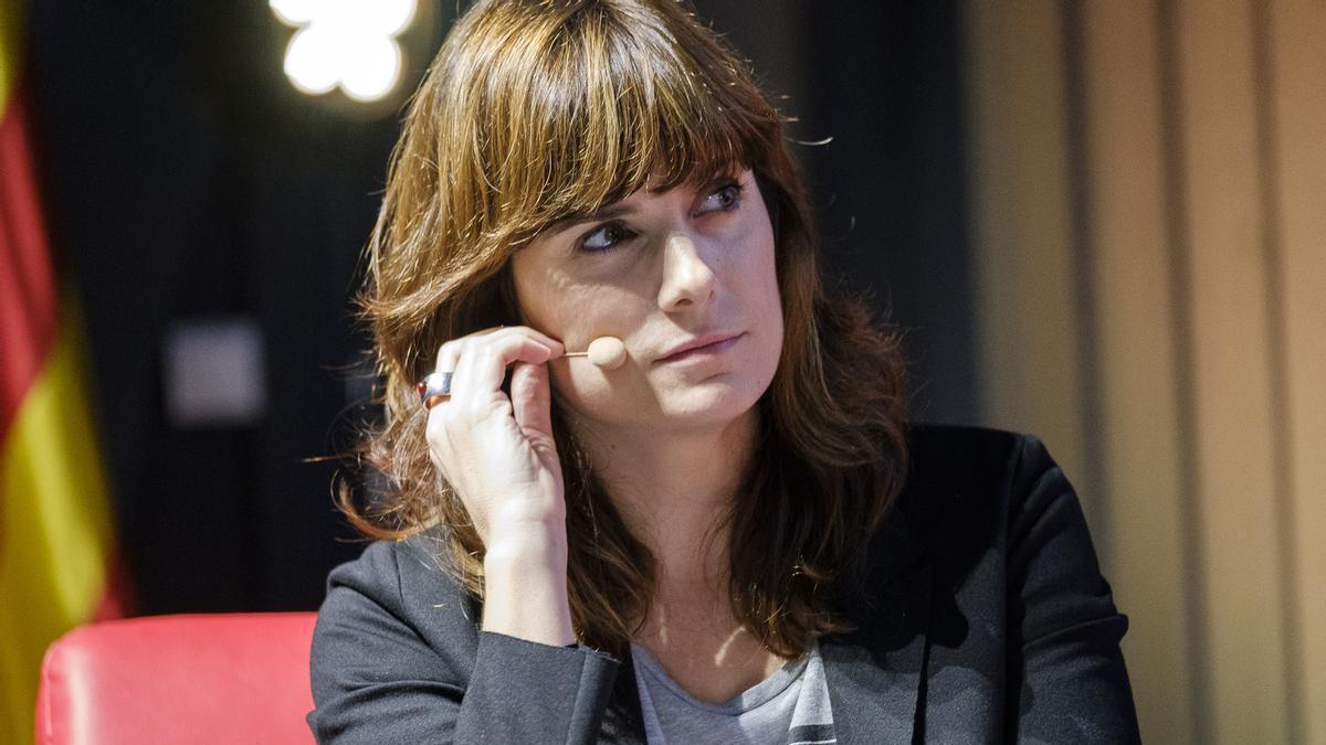 La periodista Ariadna Oltra, autora del libro 'Una casa sense diaris'.