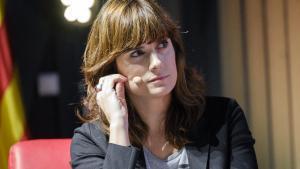 La periodista Ariadna Oltra, autora del libro Una casa sense diaris.