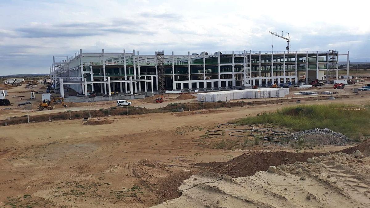 Construcció del centre logístic d’Amazon al Far d’Empordà | L’EMPORDÀ