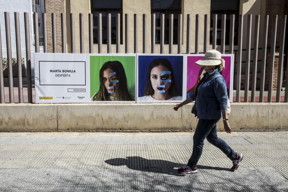 PhotoAlicante bate su récord de intervenciones urbanas y saca a la calle los proyectos de 14 artistas entre Alicante y Sant Joan.