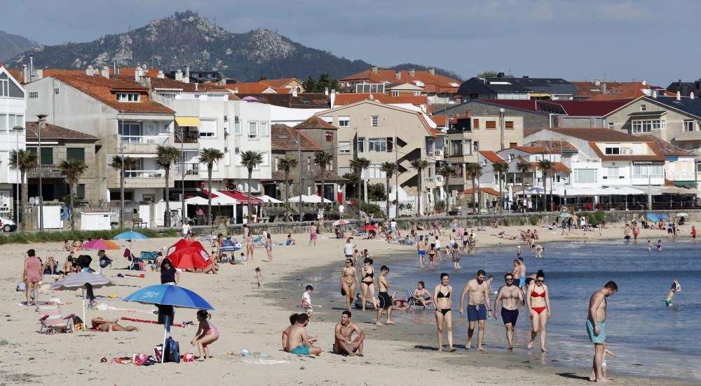 Las playas de Vigo y Panxón registraron una notable asistencia por la tarde