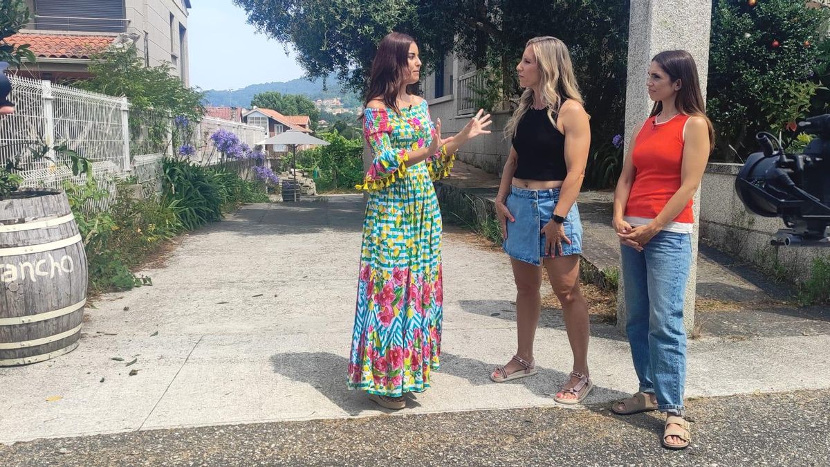 Teresa Portela enseña Cangas a Elena Furiase